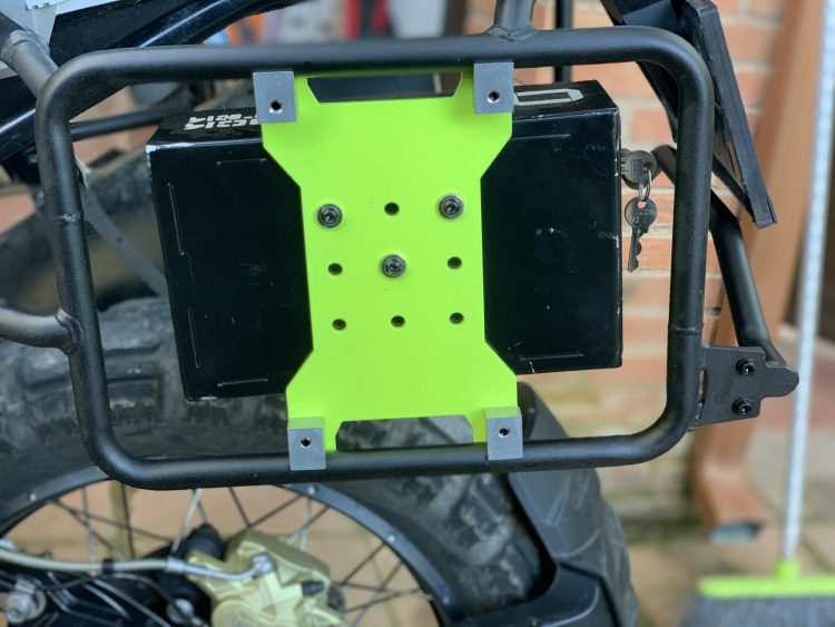 Cassetta porta attrezzi Outback Motortek per telai portaborse standard e x-frame