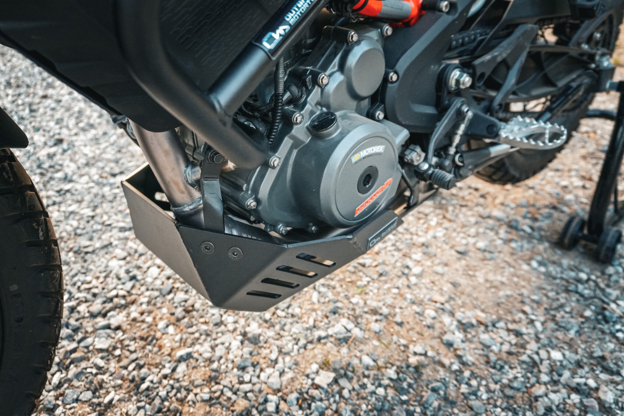 Protection De Culasse Universelle En Acier Noir - Paracolpi Pour Moto Off-road, Scrambler, Enduro - Neuf