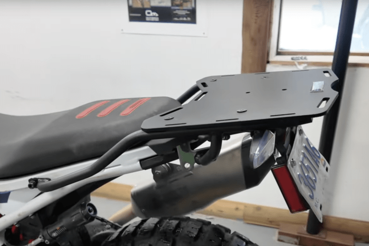 BMW F900GS – Piastra Portaborsa Posteriore - immagine 3
