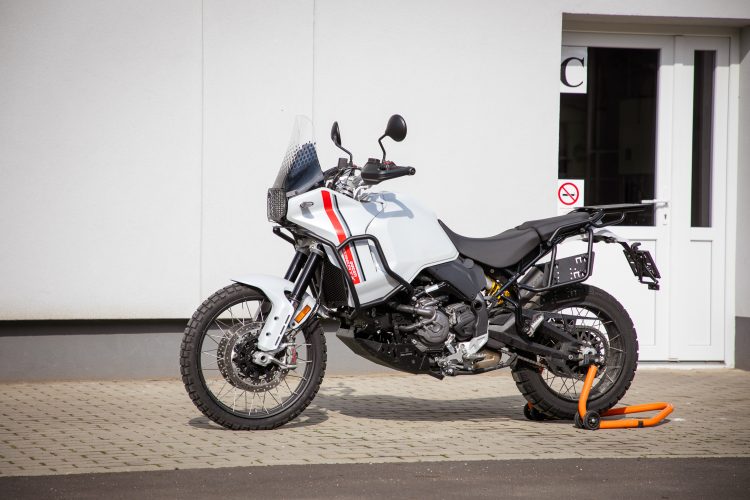 Ducati DesertX – Rackless Luggage Support - immagine 5