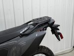 Suzuki DR-Z4S – Piastra Portaborsa Posteriore